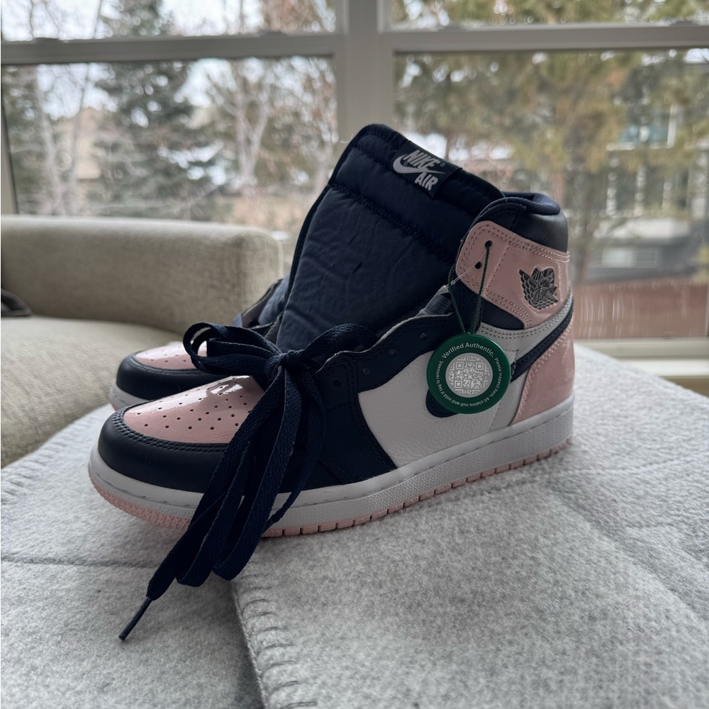 Jordan One Women’s size 9 NWT